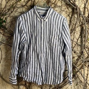 Everlane Men’s Linen Button-Down Shirt